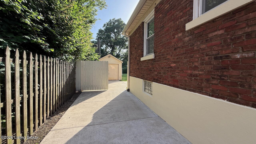 Listing Image 32