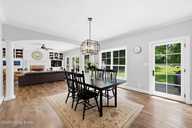Listing Image 10
