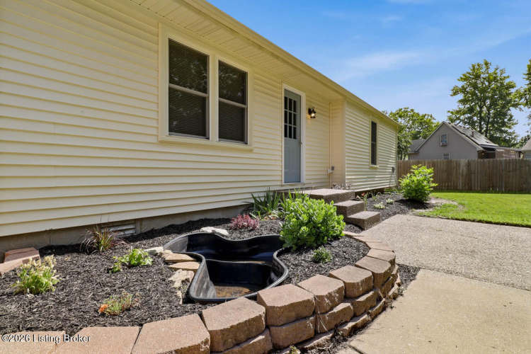 Listing Image 28