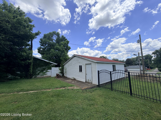 Listing Image 9
