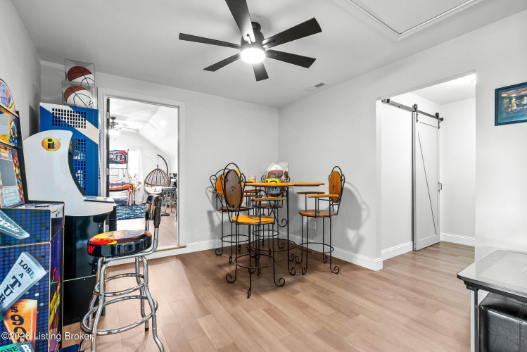 Listing Image 54