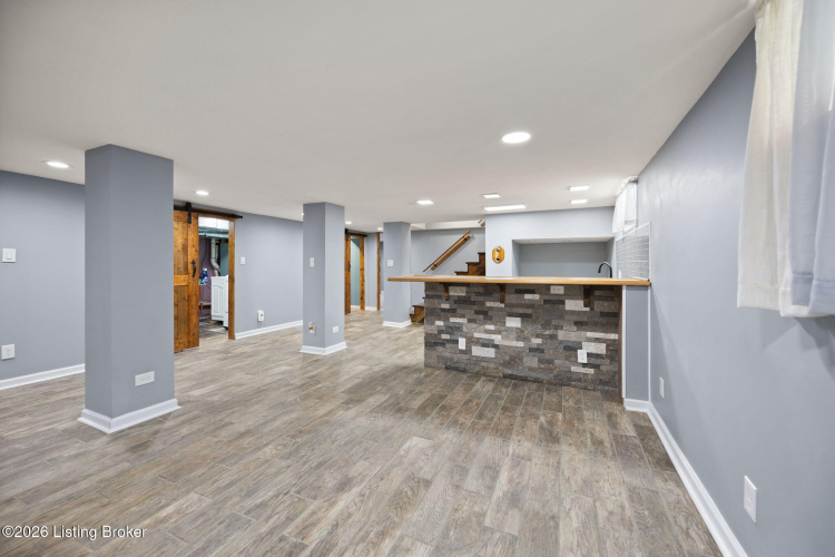 Listing Image 51