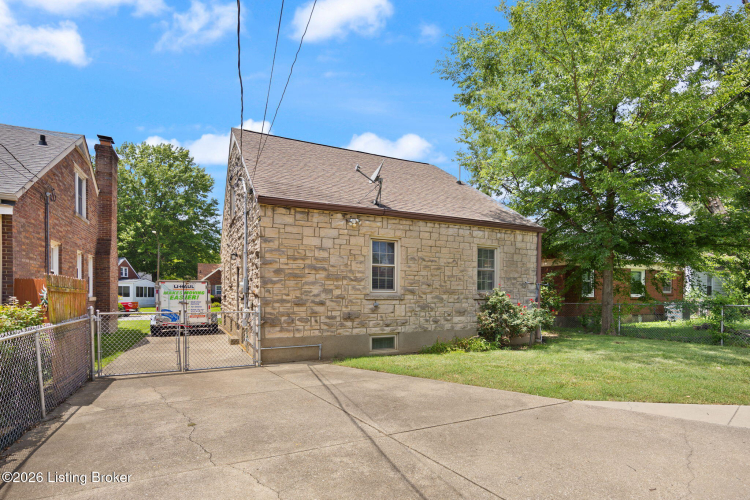 Listing Image 8