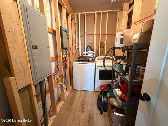 Listing Image 12