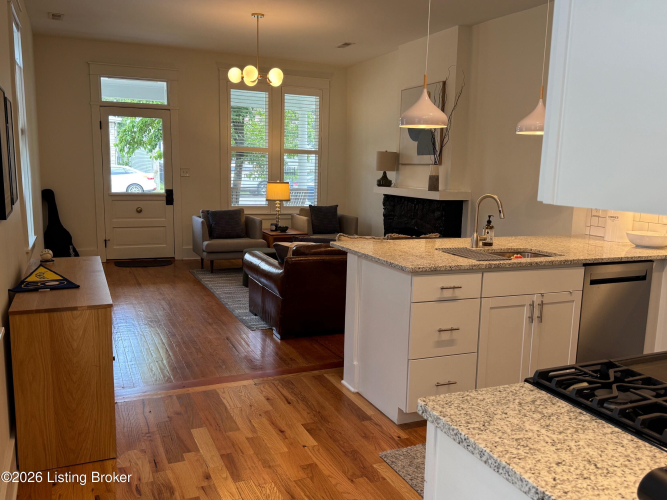 Listing Image 12