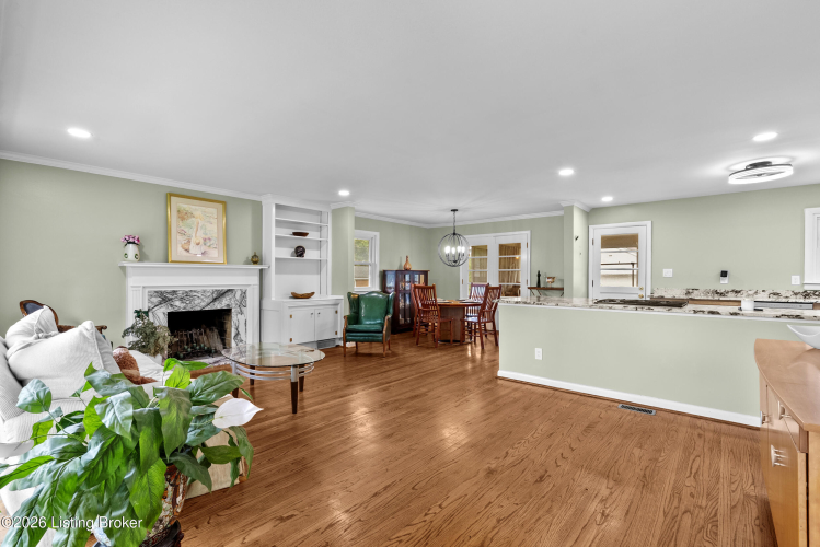Listing Image 7