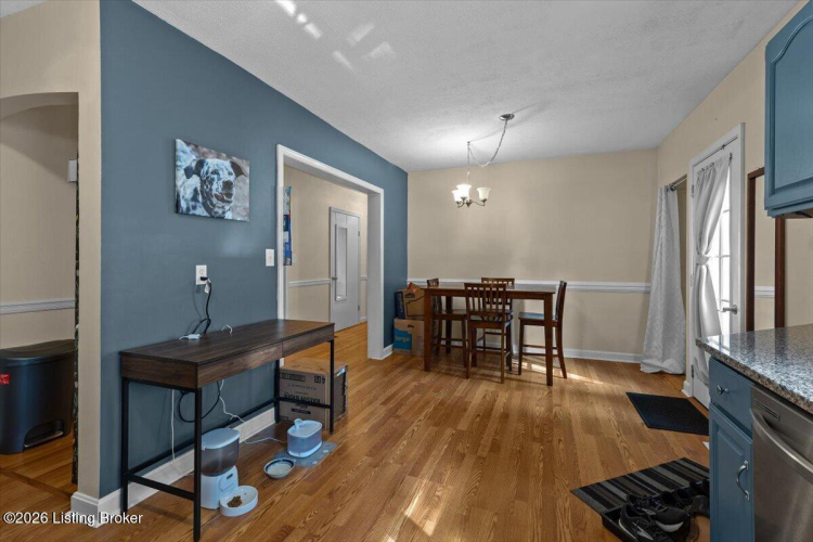 Listing Image 14