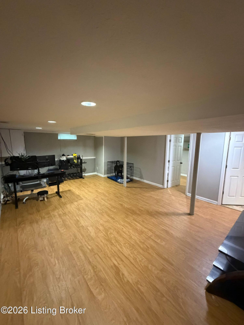 Listing Image 27