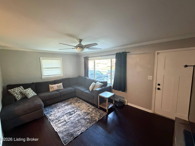 Listing Image 8