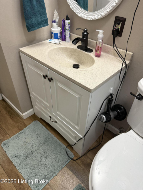 Listing Image 18