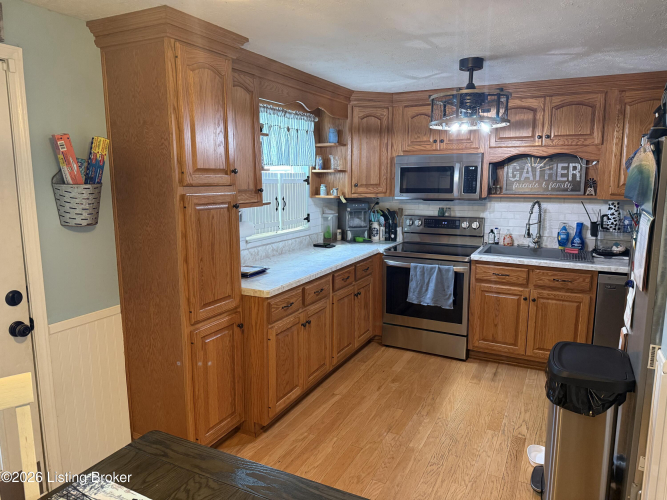 Listing Image 5