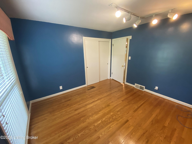 Listing Image 36