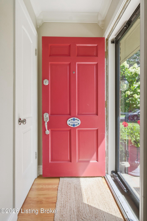 Listing Image 4