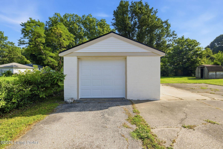 Listing Image 24