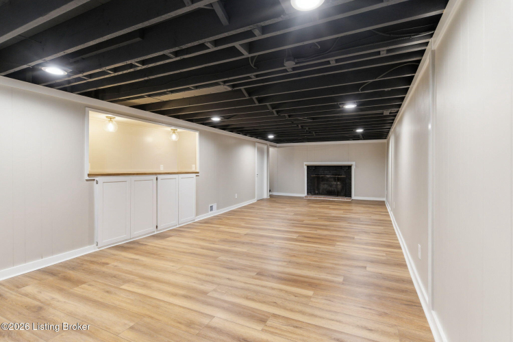 Listing Image 59