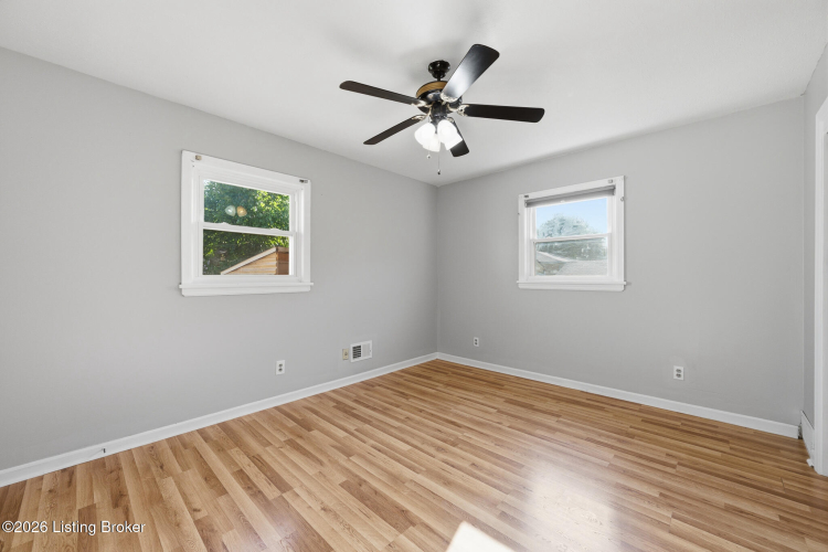 Listing Image 17