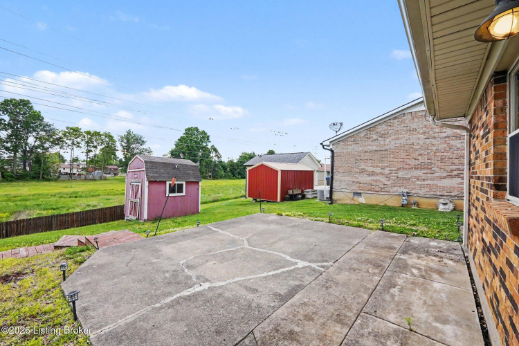 Listing Image 17