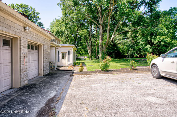 Listing Image 56