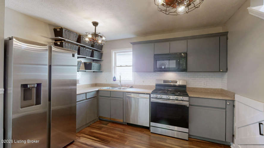 Listing Image 13