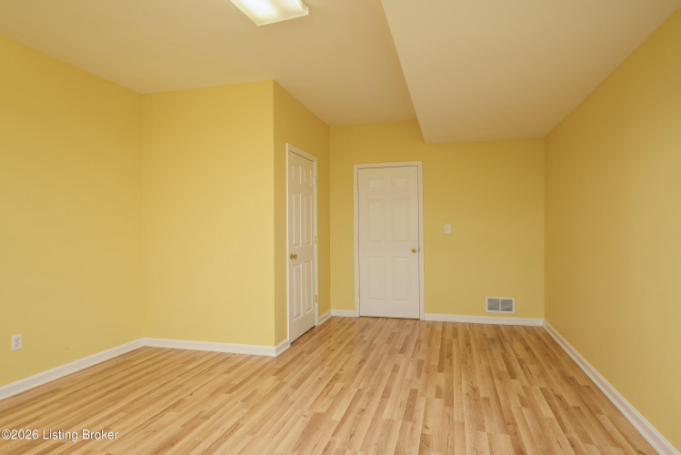 Listing Image 53