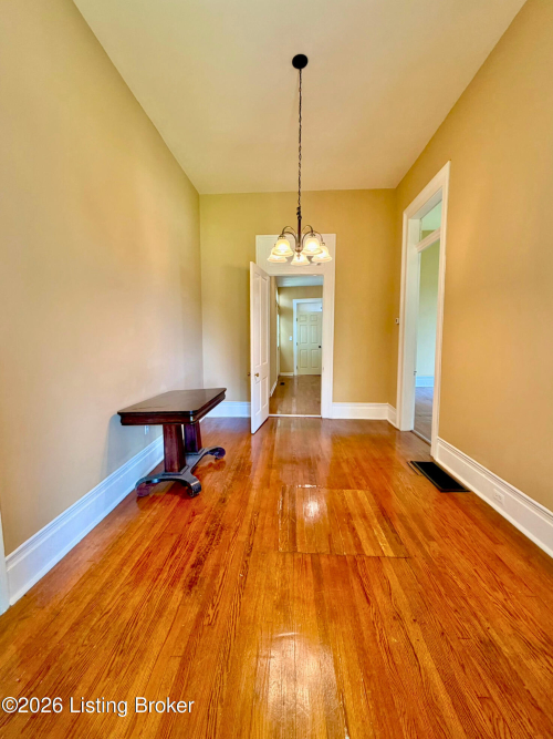 Listing Image 20