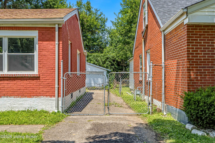 Listing Image 5