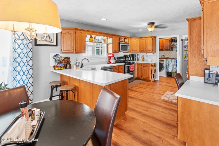 Listing Image 14