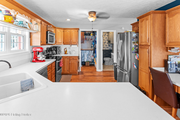 Listing Image 15