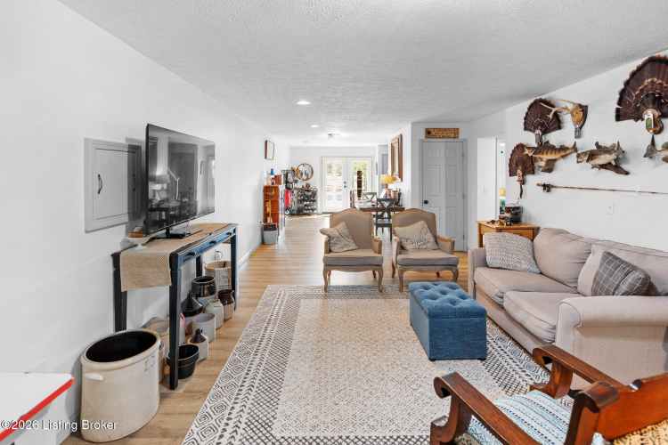 Listing Image 38