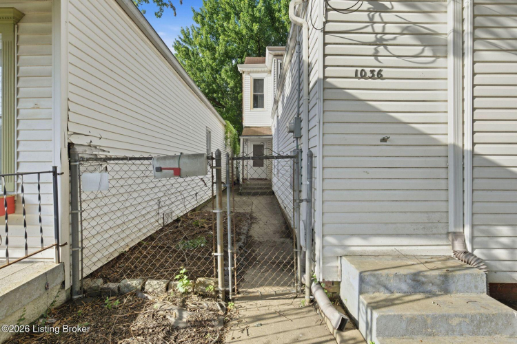 Listing Image 5