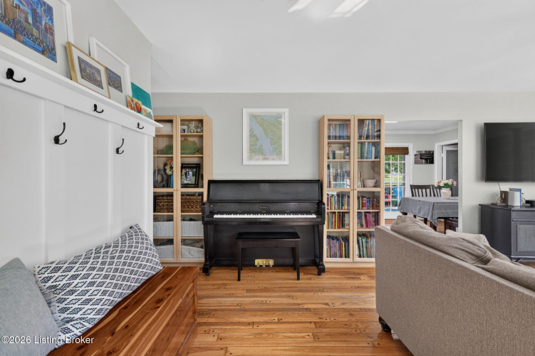 Listing Image 14