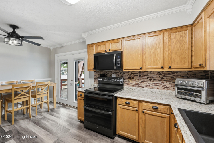 Listing Image 12
