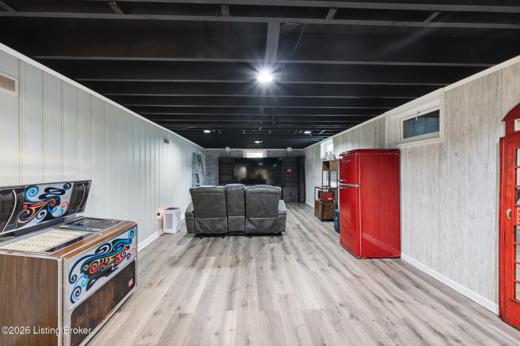 Listing Image 23
