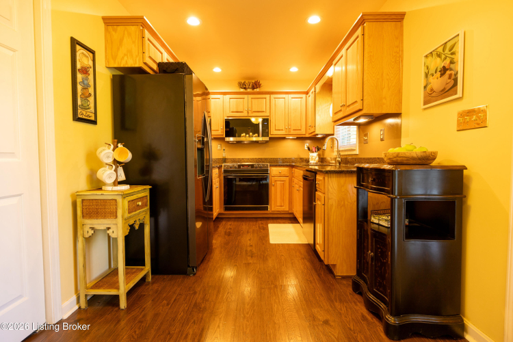 Listing Image 10