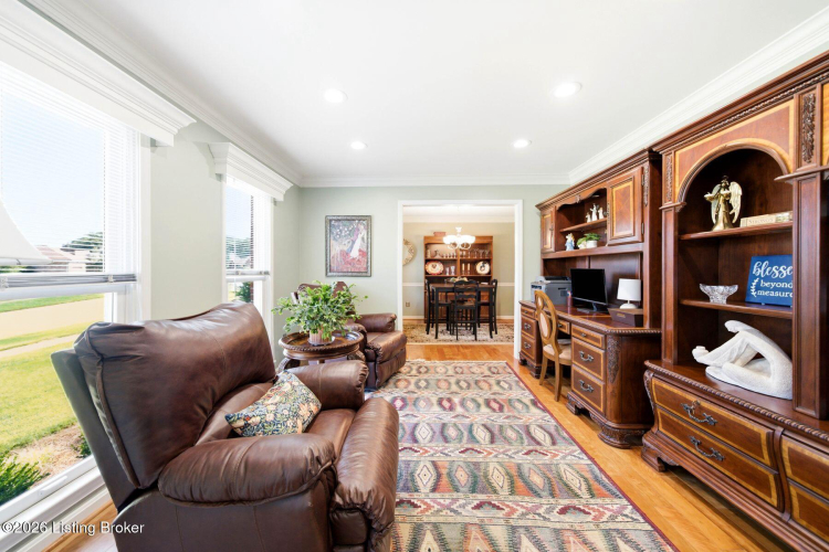 Listing Image 8