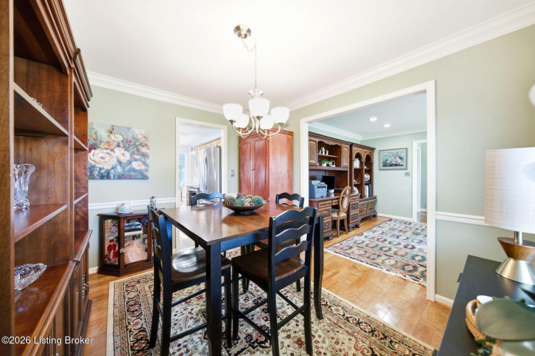 Listing Image 10