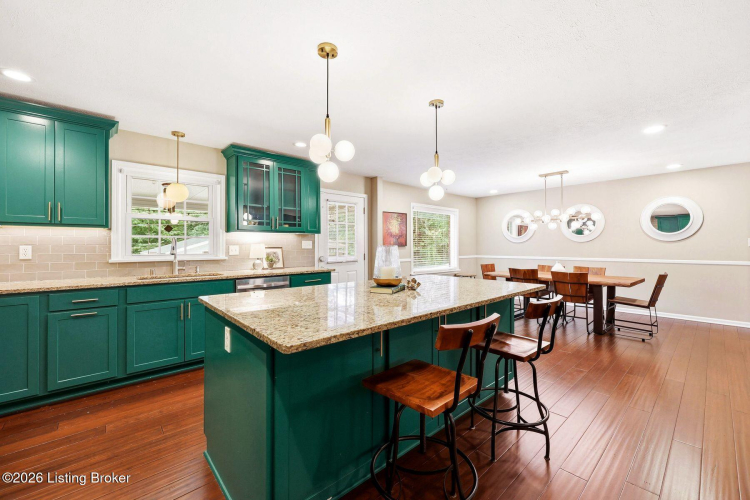 Listing Image 15