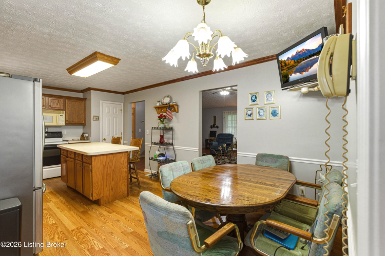 Listing Image 16