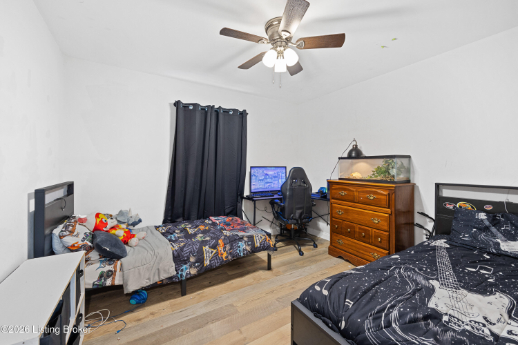 Listing Image 17