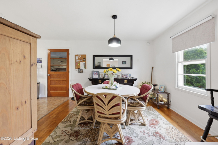 Listing Image 12