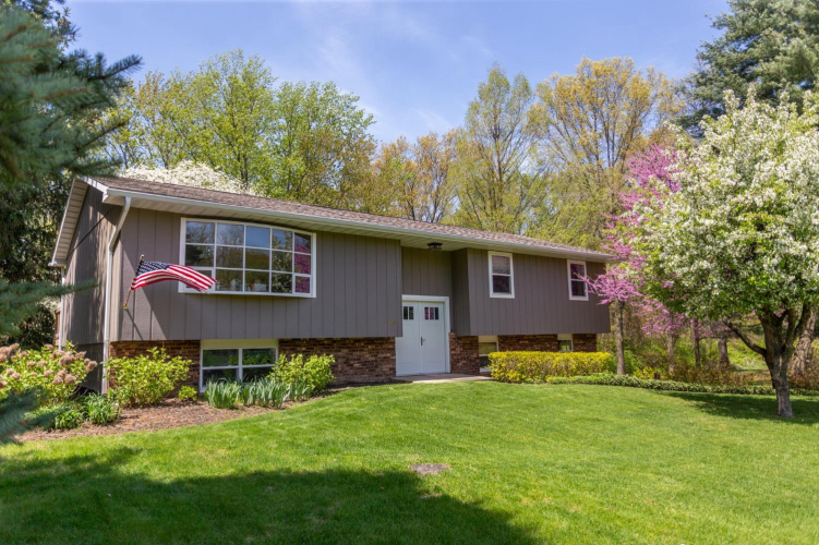 2346 N Dianne Drive Michigan City, IN 46360 | MLS 530984