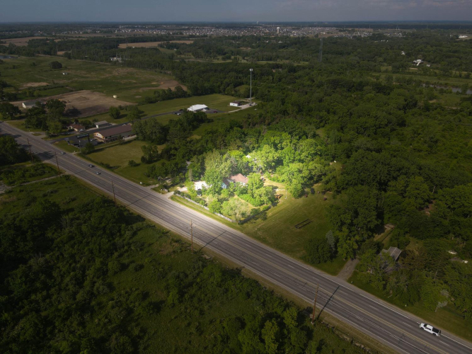 Listing Image 8