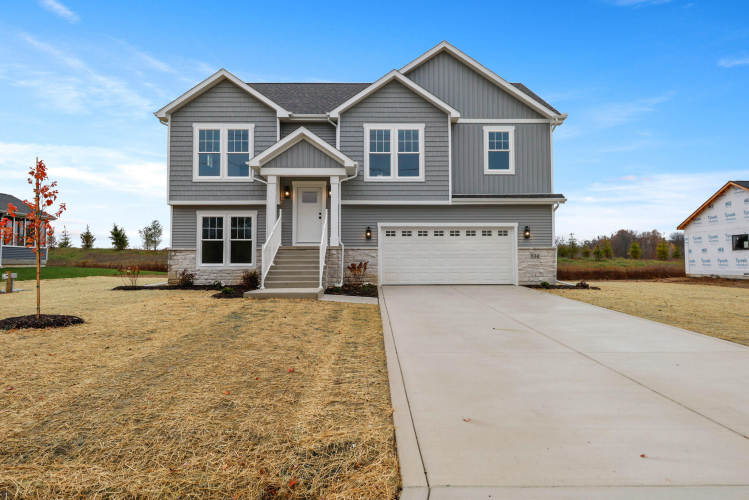 534  Scenic View Avenue Valparaiso, IN 46385 | MLS 544491