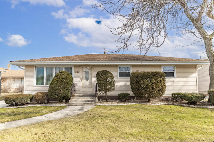 9429  Parkway Drive Highland, IN 46322 | MLS 800415