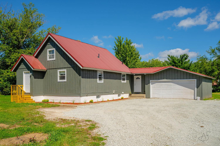 17701 S State Road 39  Hanna, IN 46340 | MLS 802259