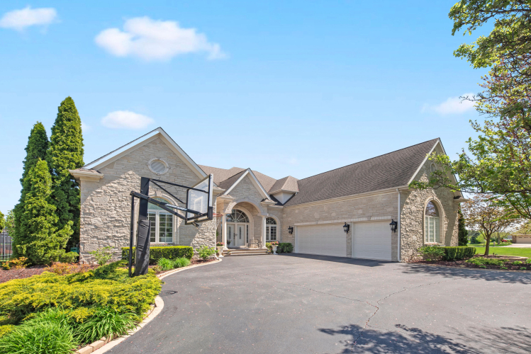 9747  Wildflower Lane Munster, IN 46321 | MLS 803110