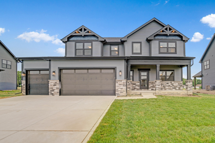 3104  Forestside Lane Valparaiso, IN 46385 | MLS 805938