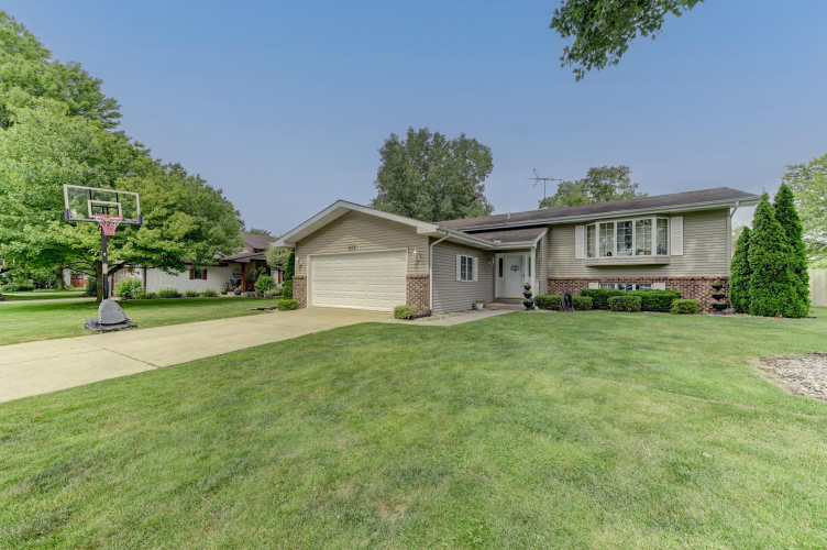 713  Heather Court Griffith, IN 46319 | MLS 806112