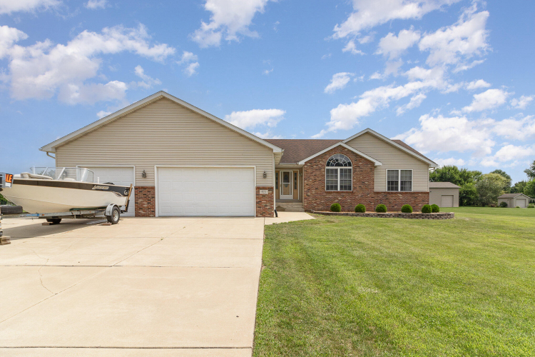 921  Tiller Drive Valparaiso, IN 46385 | MLS 808389