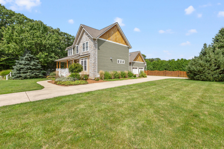 49  Keeneland Drive Valparaiso, IN 46385 | MLS 808922